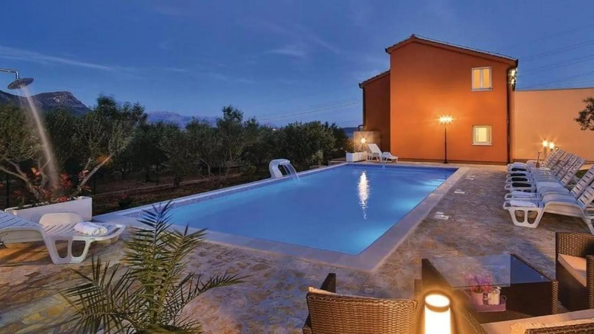 Exclusive Elegant Villa With Pool In Kastel Novi