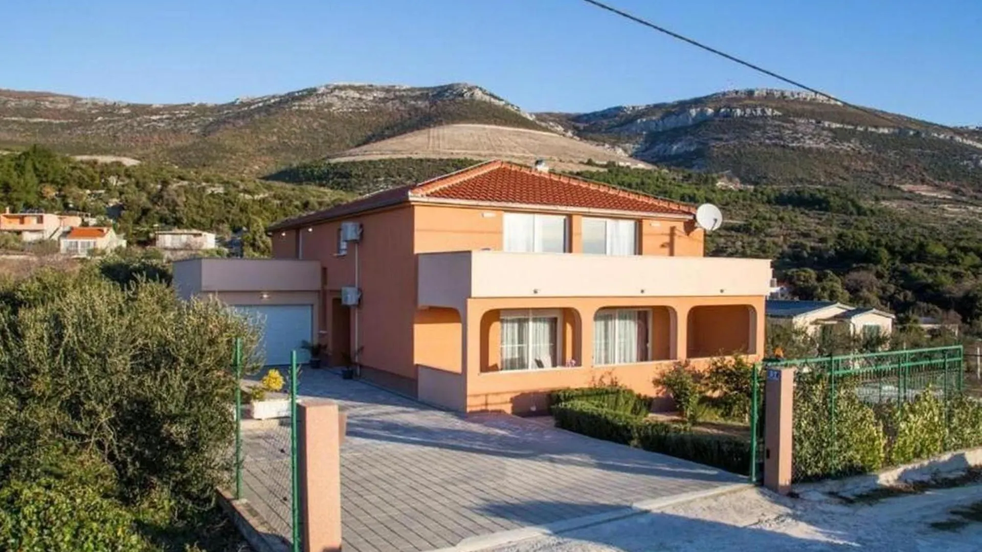 Exclusive Elegant Villa With Pool In Kastel Novi