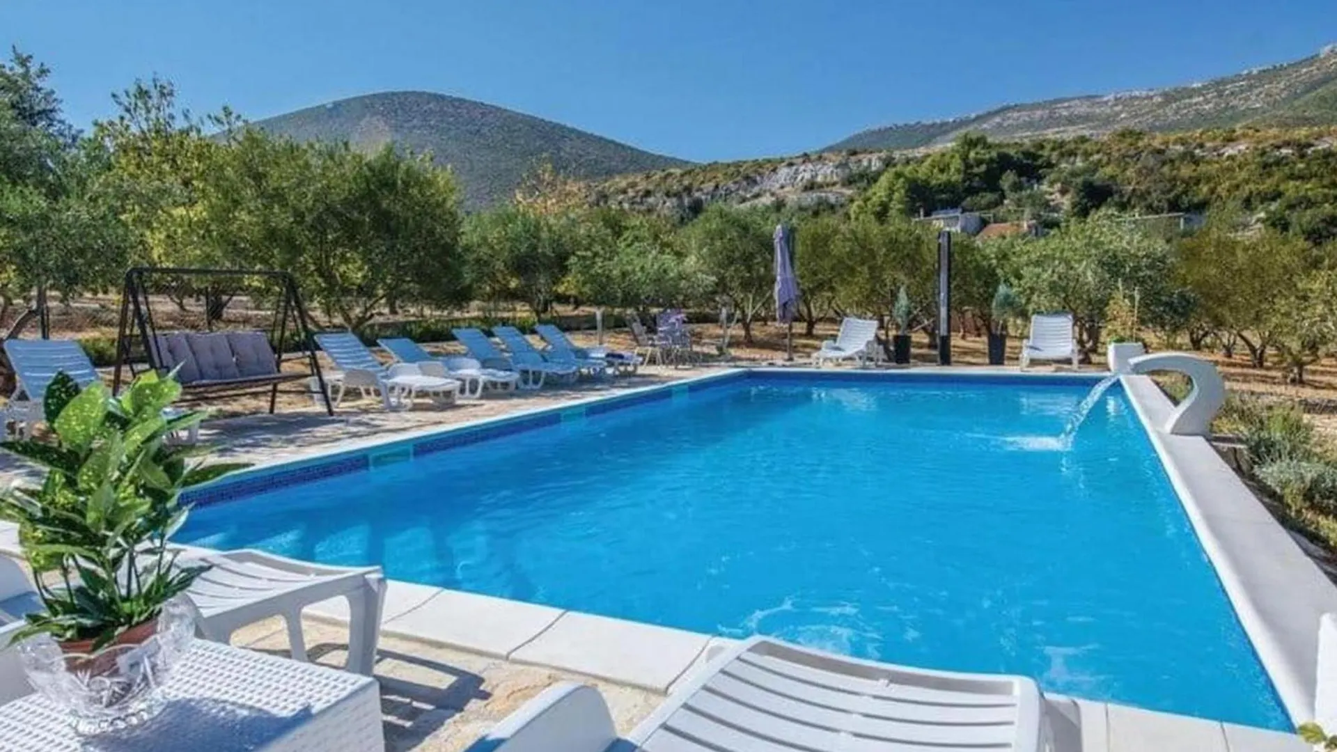 Exclusive Elegant Villa With Pool In Kastel Novi 0*,